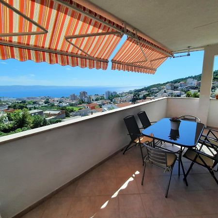 Lovely 3-Bedroom Apartment With Breathtaking View Dugi Rat Exteriör bild
